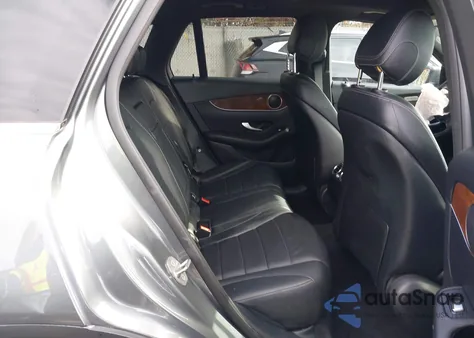 2017 Mercedes-Benz Glc 300 4Matic z USA, uszkodzony, nr VIN WDC0G4KB6HF132829